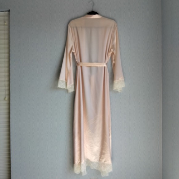 Vintage Full-Length Lace Trim Pale Pink Robe - Picture 5 of 11